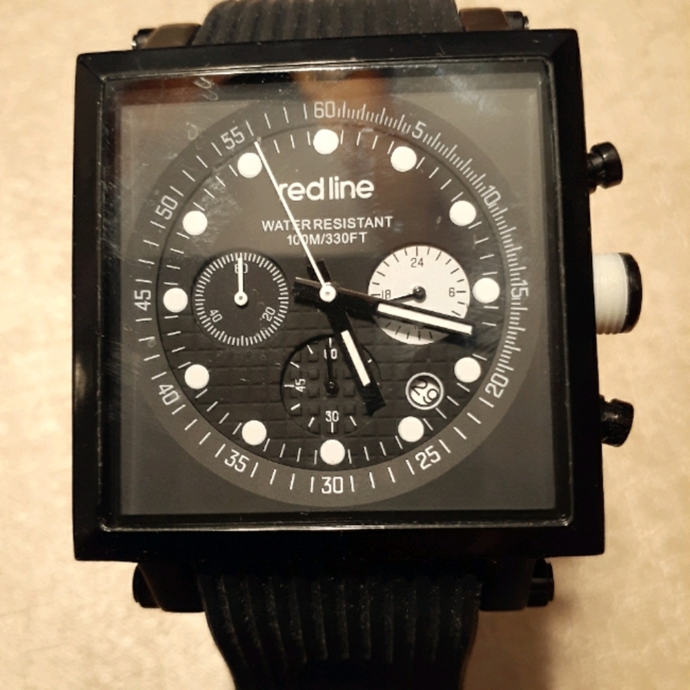 Redline Compressor, black, square face.